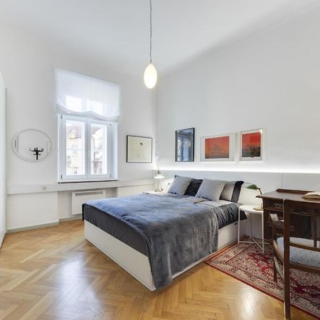 City Center Apartment With Parking Ljubljana Exteriör bild